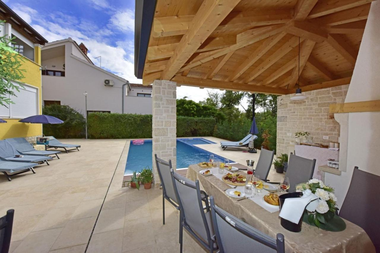 Apartments House Anna For Max 13 Persons In Porec, Pet Friendly Exteriér fotografie