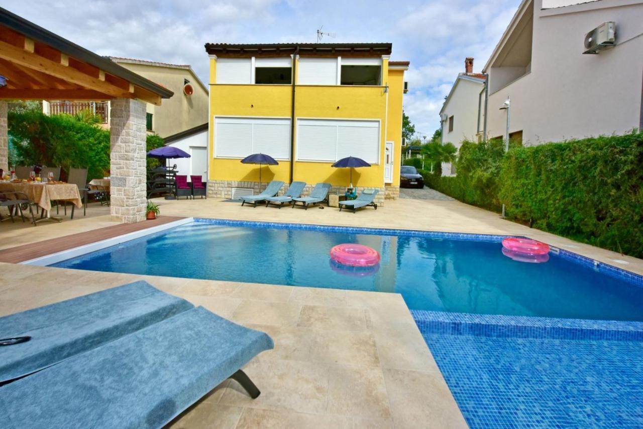 Apartments House Anna For Max 13 Persons In Porec, Pet Friendly Exteriér fotografie
