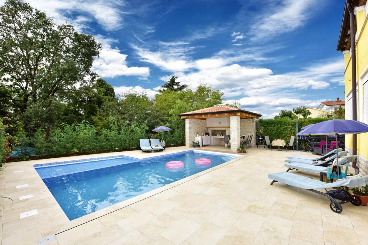 Apartments House Anna For Max 13 Persons In Porec, Pet Friendly Exteriér fotografie