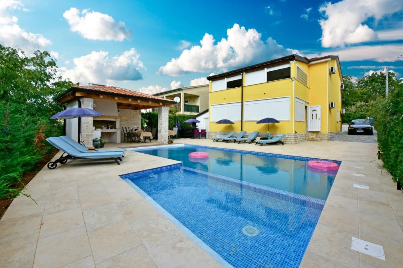 Apartments House Anna For Max 13 Persons In Porec, Pet Friendly Exteriér fotografie