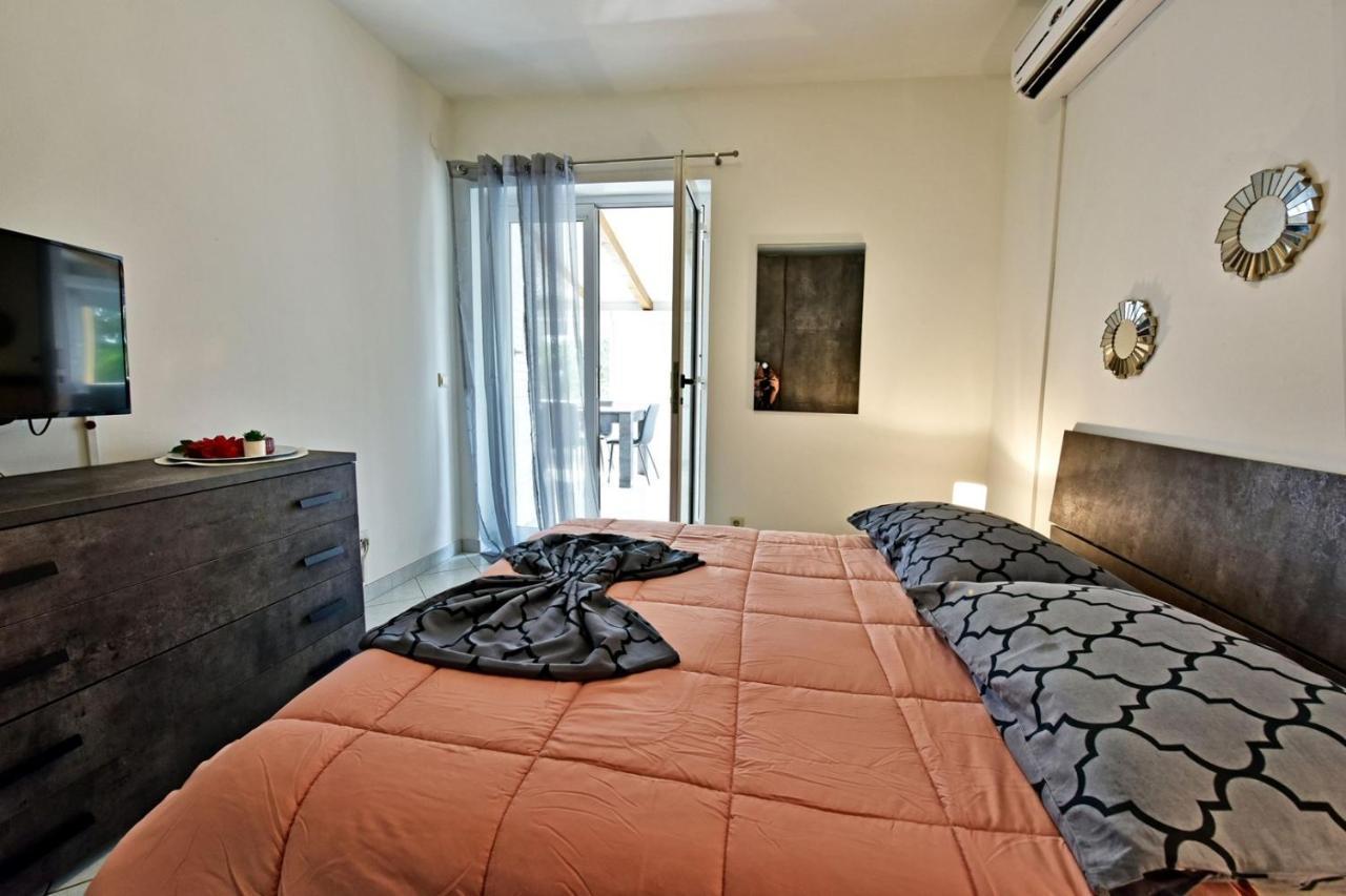 Apartments House Anna For Max 13 Persons In Porec, Pet Friendly Exteriér fotografie