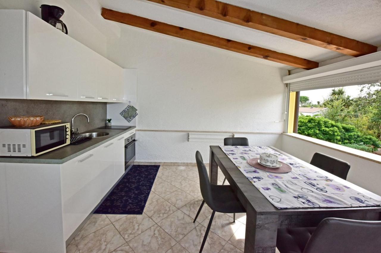 Apartments House Anna For Max 13 Persons In Porec, Pet Friendly Exteriér fotografie