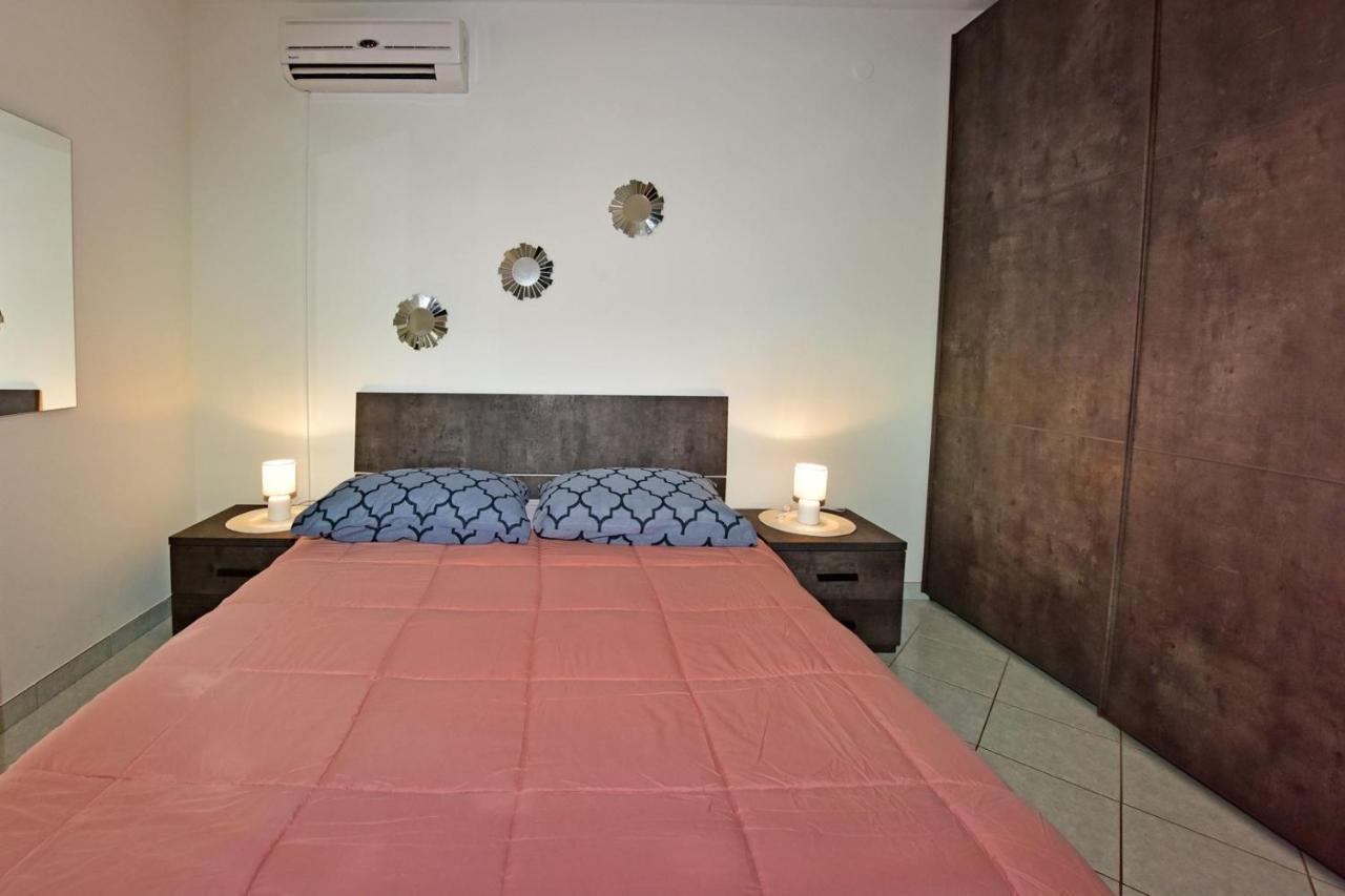Apartments House Anna For Max 13 Persons In Porec, Pet Friendly Exteriér fotografie