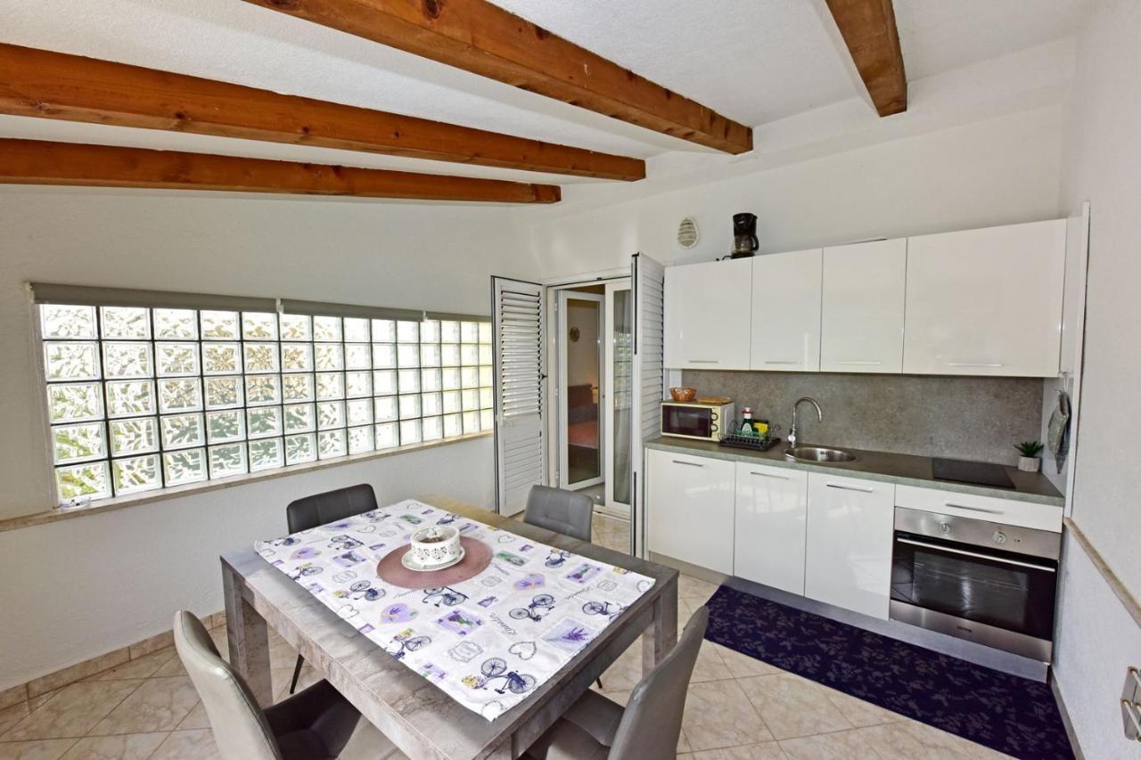 Apartments House Anna For Max 13 Persons In Porec, Pet Friendly Exteriér fotografie